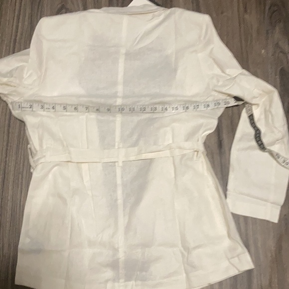 Women's Long Sleeve Wrap Blazer White S or M NWT - Picture 9 of 10